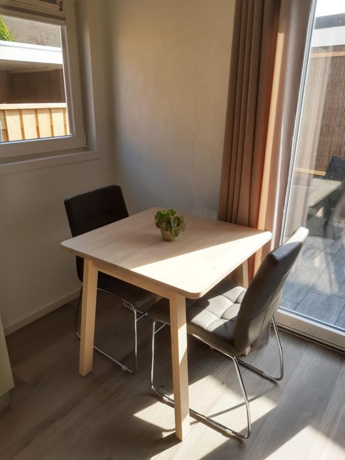Vakantiechalet Huisje Onder De Toren Осткапеле Екстериор снимка