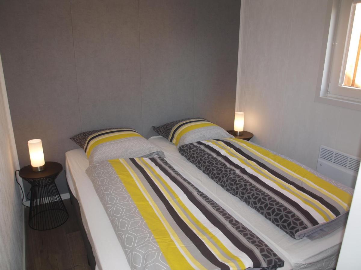 Vakantiechalet Huisje Onder De Toren Осткапеле Екстериор снимка
